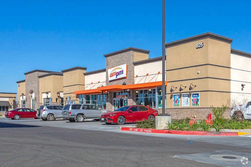 More Photos Of 825 N Willow Ave, Clovis Service Station For Lease