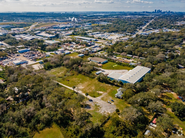 More Photos Of 7004 E Broadway Ave, Tampa Warehouse For Lease