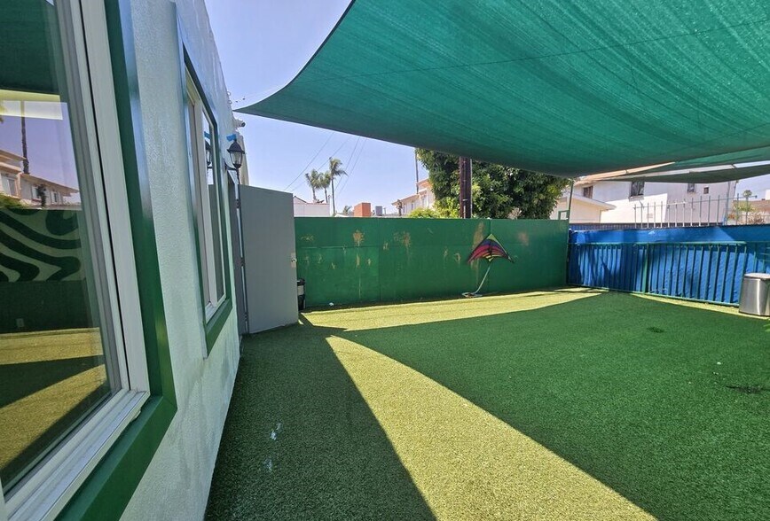 More Photos Of 175-177 S Robertson Blvd, Beverly Hills Storefront For Lease