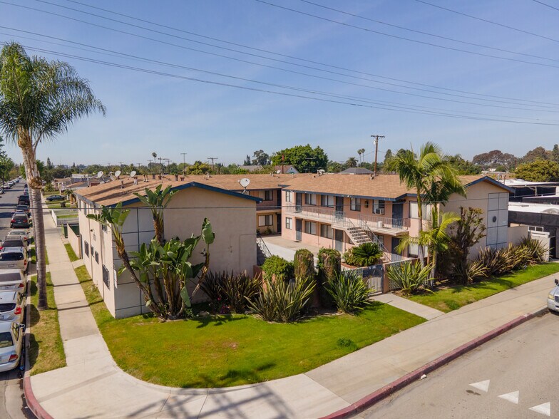 Primary Photo Of 5505 Cherry Ave, Long Beach Apartments For Sale