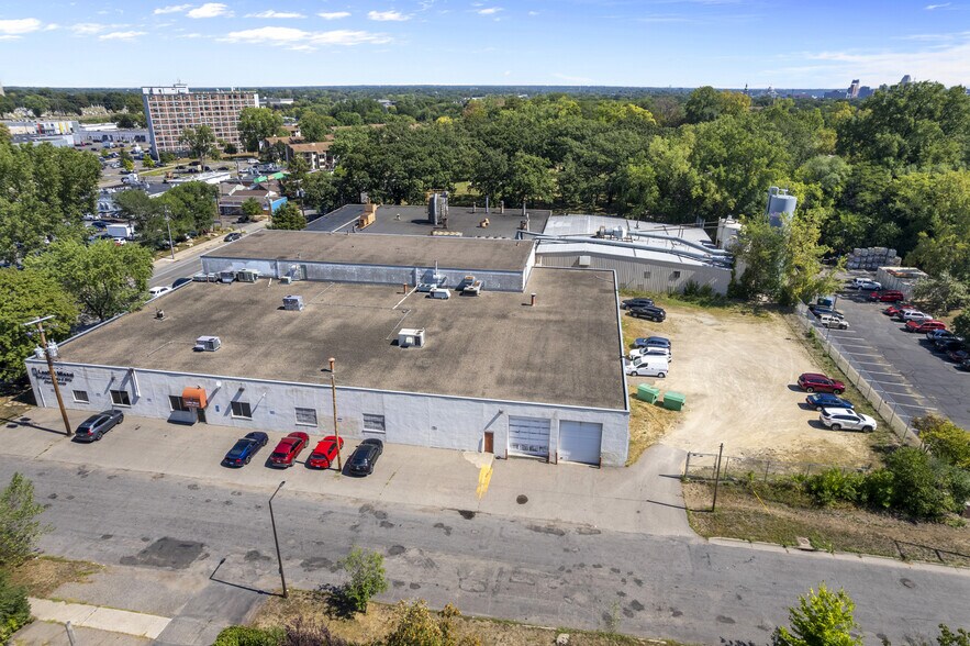More Photos Of 976 W Minnehaha Ave, Saint Paul Warehouse For Sale