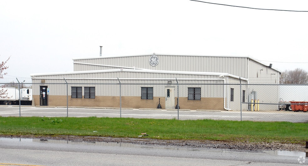 More Photos Of 2560 W Morris St, Indianapolis Warehouse For Lease