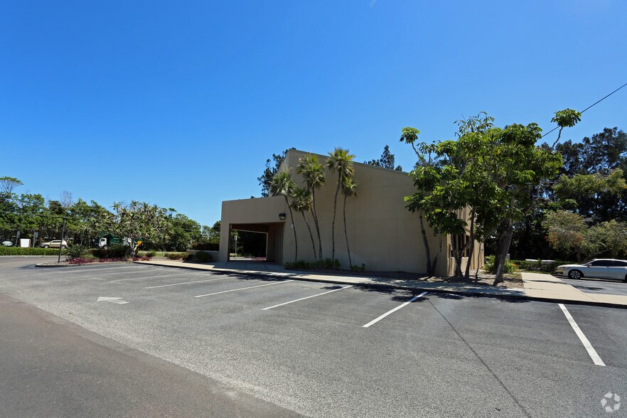 More Photos Of 699 Manatee Ave, Holmes Beach General Retail For Sale