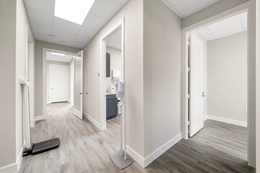 More Photos Of 3129 Kingsley Dr, Pearland Medical For Lease