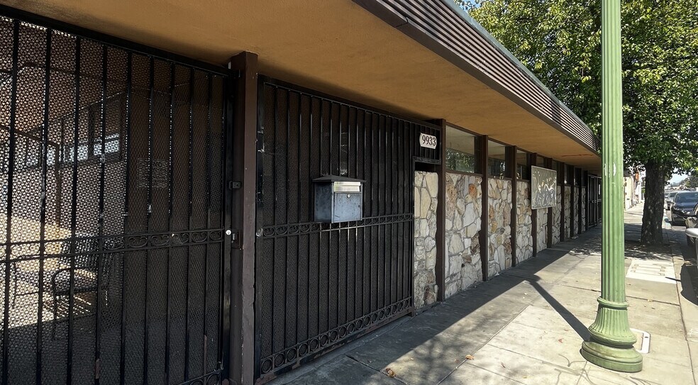 Primary Photo Of 9933 MacArthur Blvd, Oakland Medical For Sale