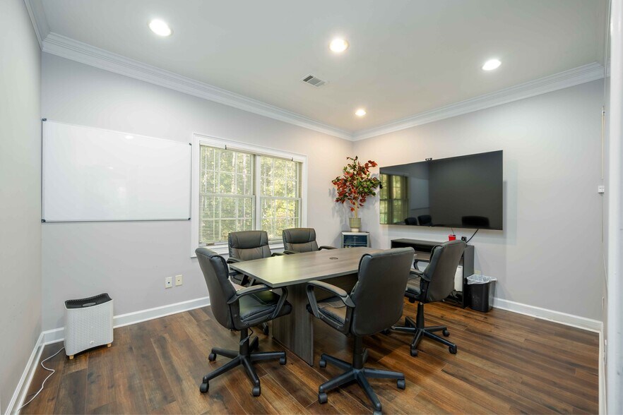 More Photos Of 500 Sun Valley Dr, Roswell Medical For Lease