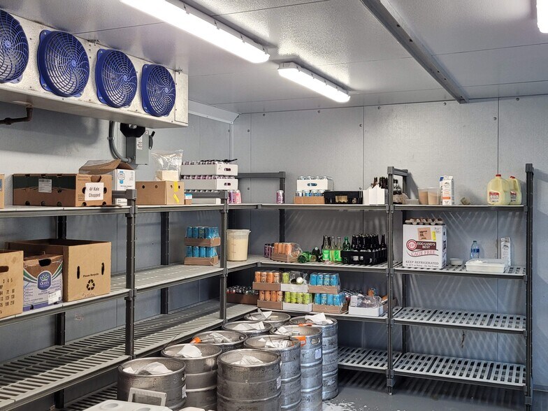 More Photos Of 725 Meeting St, West Columbia Freestanding For Sale