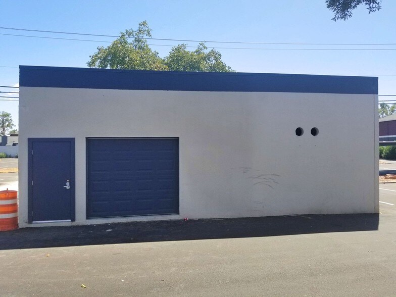 More Photos Of 1555 E Flamingo Rd, Las Vegas Office For Sale