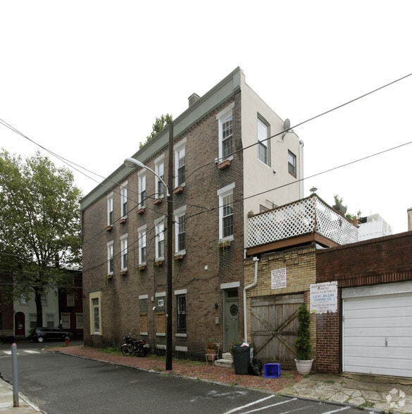 More Photos Of 934 E Moyamensing Ave, Philadelphia Storefront Retail Residential For Lease