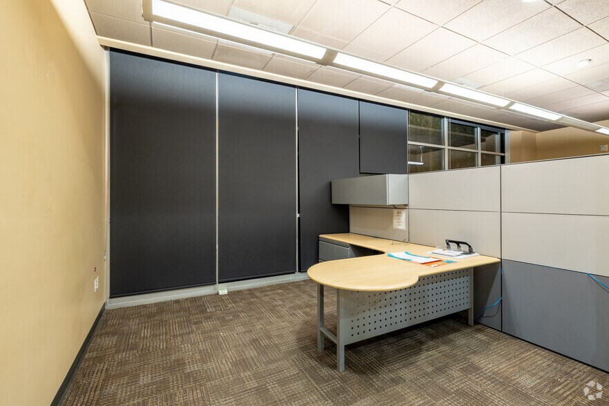 More Photos Of 4000 Quebec St, Denver General Retail For Sale