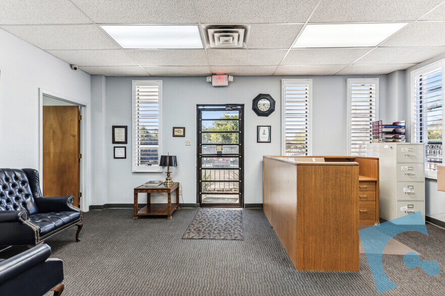 More Photos Of 6324 Eden Dr, Haltom City Light Manufacturing For Lease