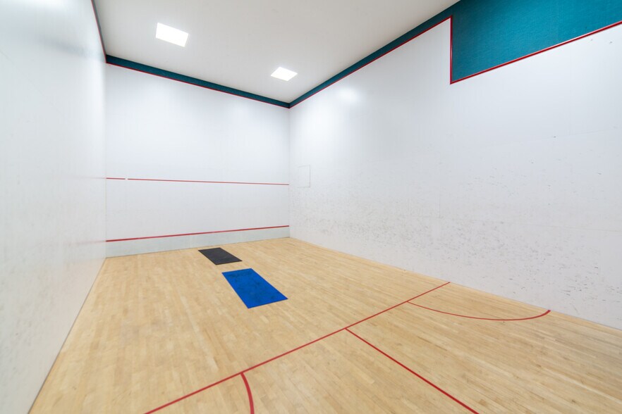 More Photos Of 945 Broadway, Columbus Office Residential For Lease