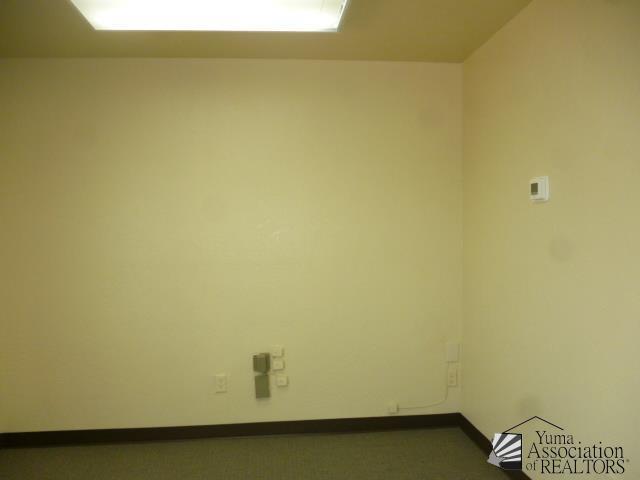 More Photos Of 642 E 39th Pl, Yuma Flex For Sale