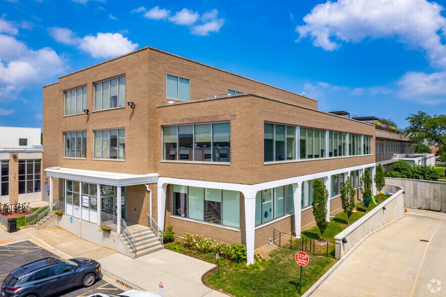 Primary Photo Of 2500 W Bradley Pl, Chicago Unknown For Lease
