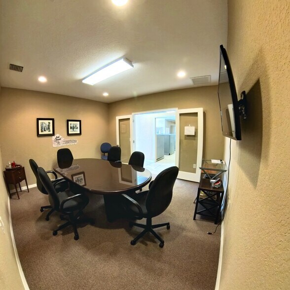 More Photos Of 126 N Us-27/441, Lady Lake Office For Lease