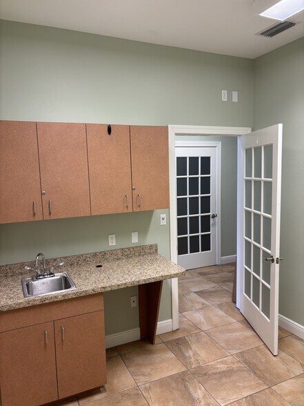More Photos Of 5305-5309 E State Route 64, Bradenton Medical For Lease