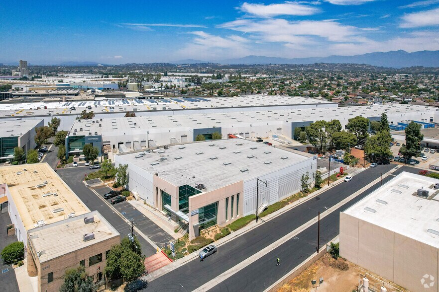 More Photos Of 2027 Leo Ave, Commerce Warehouse For Lease