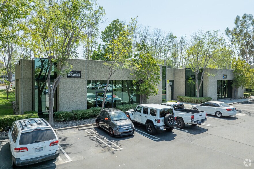 Primary Photo Of 23181 Verdugo Dr, Laguna Hills Research And Development For Lease
