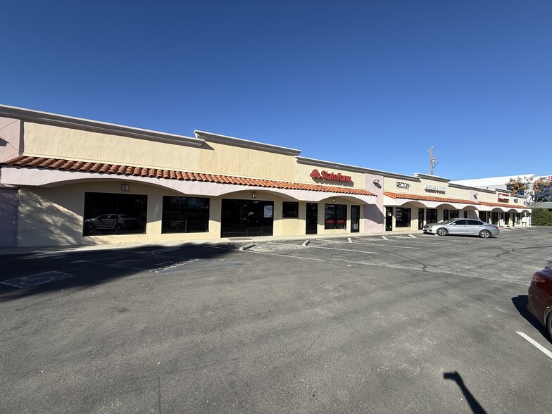 More Photos Of 8841-8863 Canoga Ave, Canoga Park Distribution For Lease
