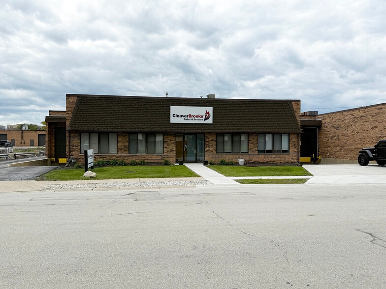 Primary Photo Of 500-502 Crossen Ave, Elk Grove Village Warehouse For Lease