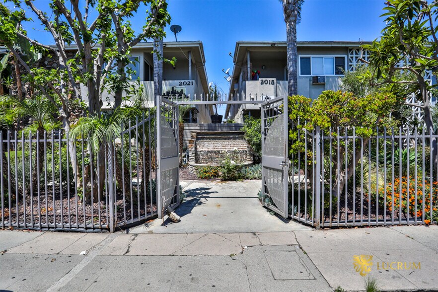 More Photos Of 2015-2021 Chariton St, Los Angeles Apartments For Sale