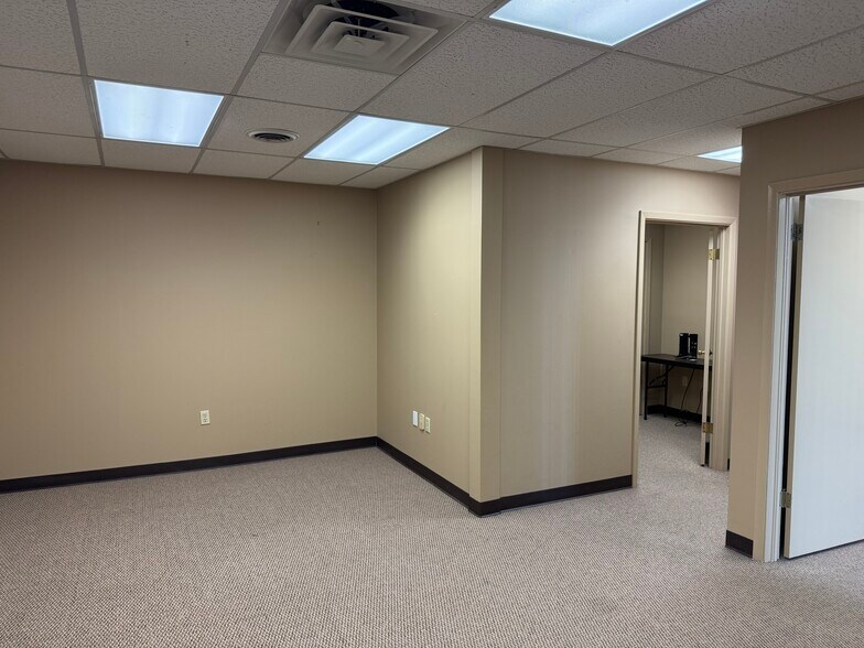 More Photos Of 2311 Biscayne Dr, Little Rock Office Residential For Lease