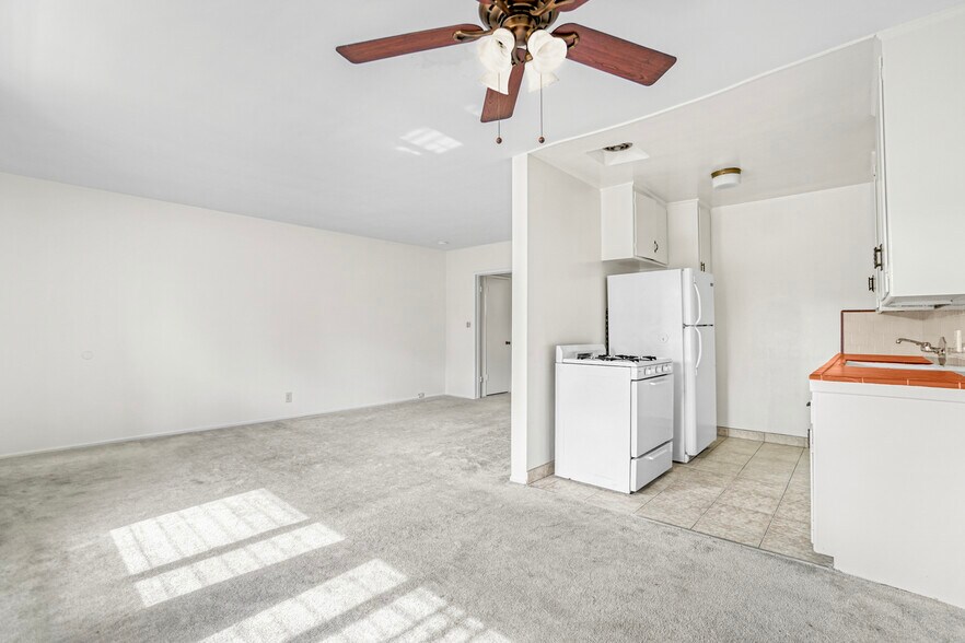 More Photos Of 904 N Spaulding Ave, Los Angeles Apartments For Sale