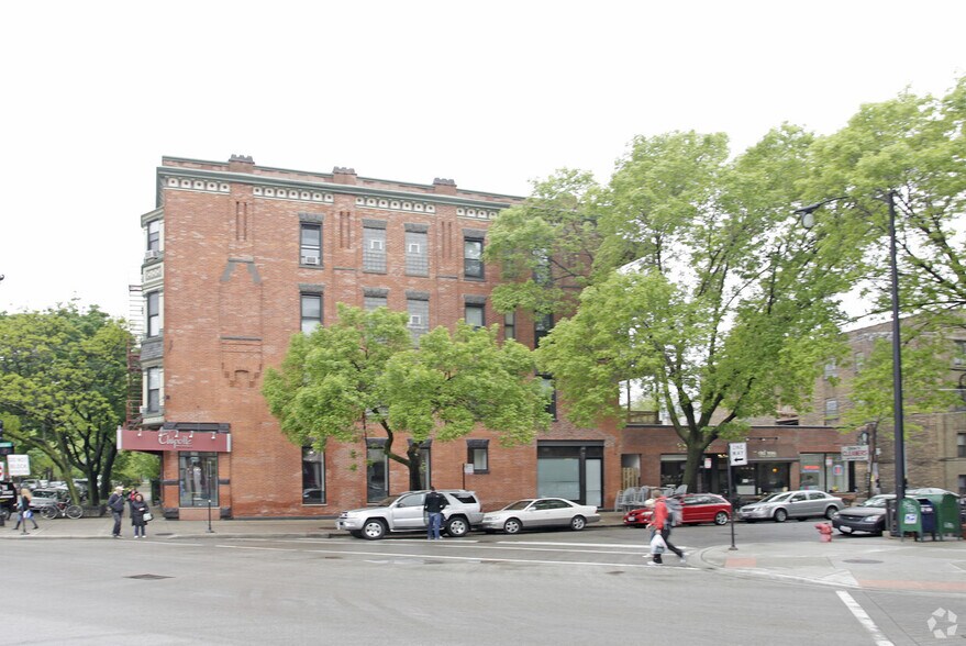More Photos Of 709 W Belden Ave, Chicago Storefront Retail Residential For Lease