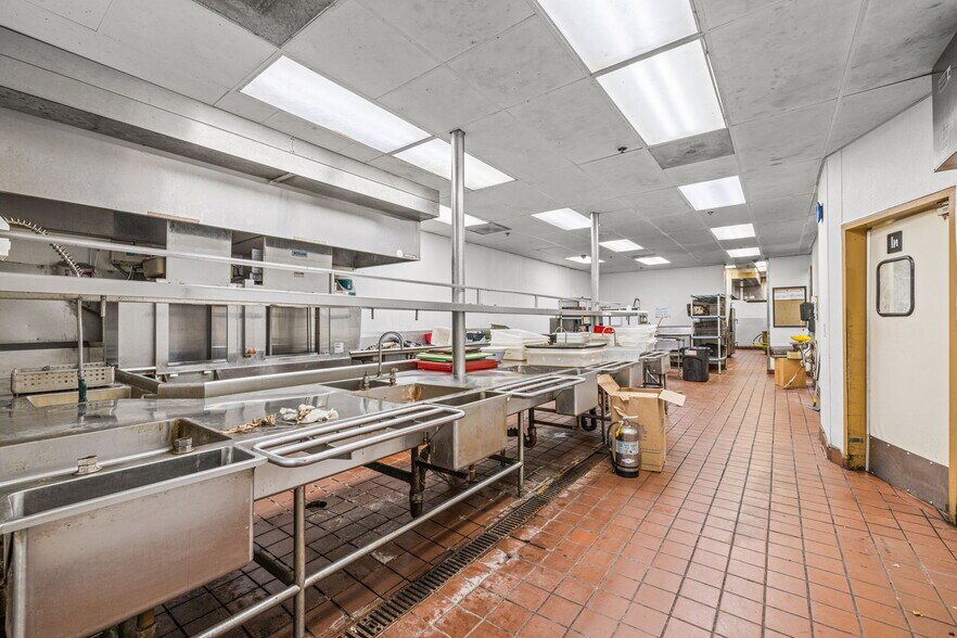More Photos Of 4940 Watt Ave, North Highlands Restaurant For Sale