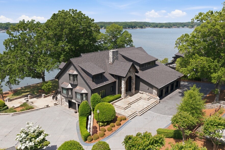 More Photos Of 9715 Nine Eagles Ln, Charlotte Specialty For Sale