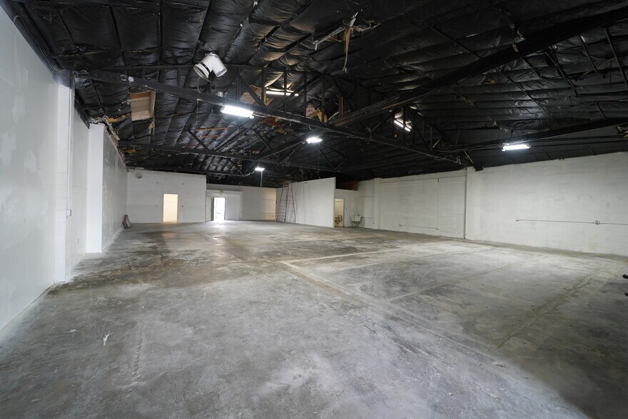 More Photos Of 15414 S Broadway St, Gardena Warehouse For Sale