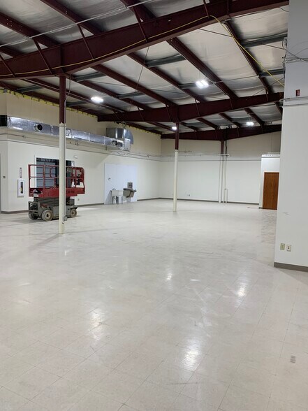 More Photos Of 3001 Ramada Way, Green Bay Warehouse For Lease