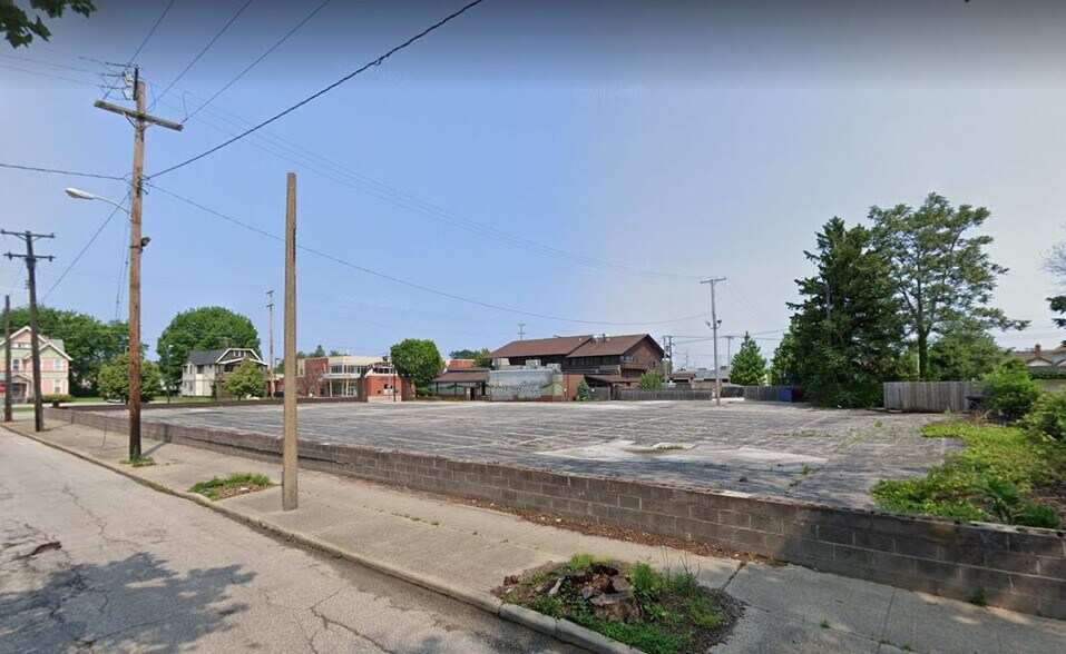 More Photos Of 1401 E 55th St, Cleveland Restaurant For Sale