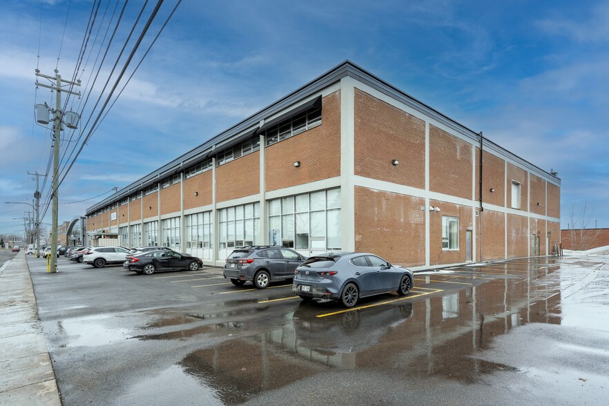 More Photos Of 5745 Rue Paré, Mt Royal Manufacturing For Lease