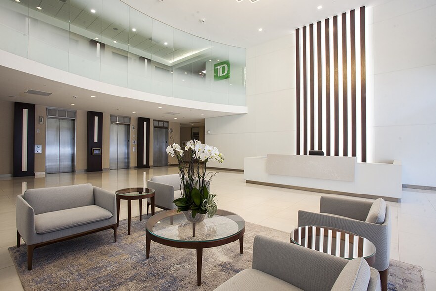 More Photos Of 255 Alhambra Cir, Coral Gables Office For Lease