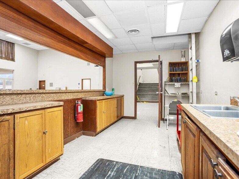 More Photos Of 1819 Spring St, Palestine Specialty For Sale