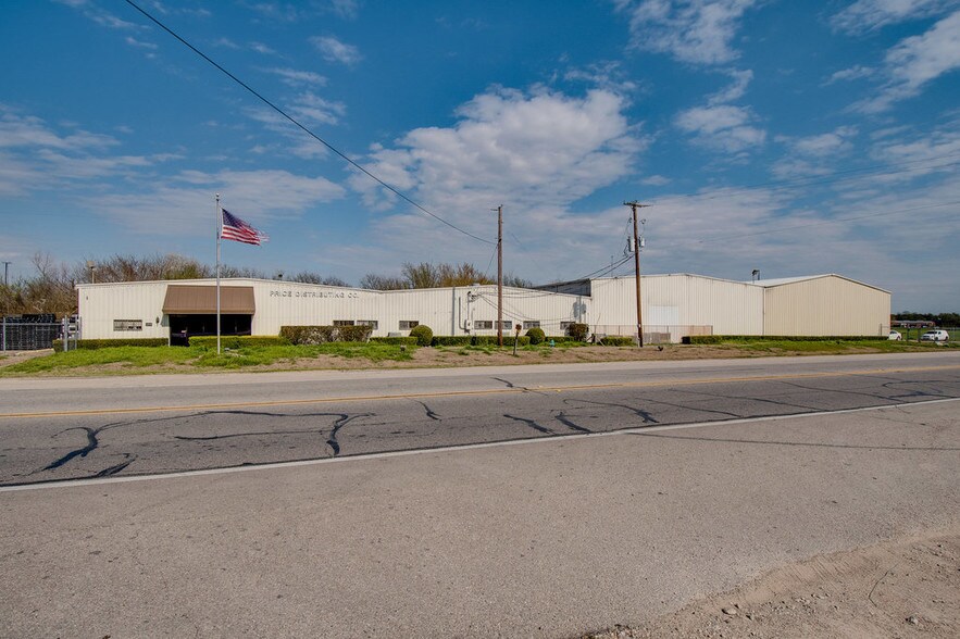 More Photos Of 1212 S Clay St, Ennis Manufacturing For Lease