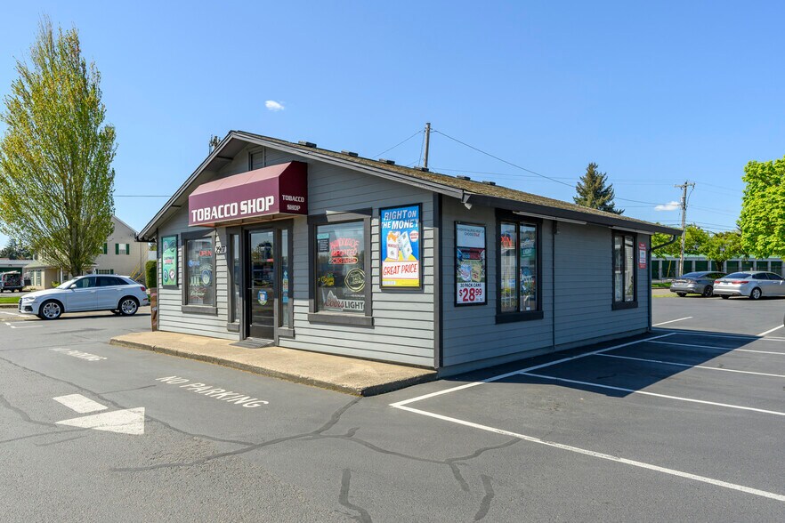More Photos Of 2911 E Portland Rd, Newberg Office For Sale