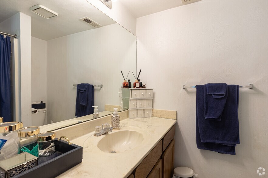 More Photos Of 1300 Cimarron Cir, Fairborn Apartments For Sale