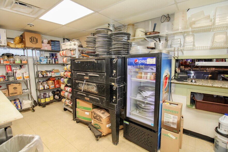 More Photos Of 54 McKinley St, Huron Bar For Sale