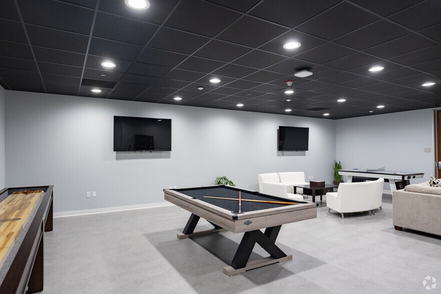 More Photos Of 915 W Imperial Hwy, Brea Unknown For Lease