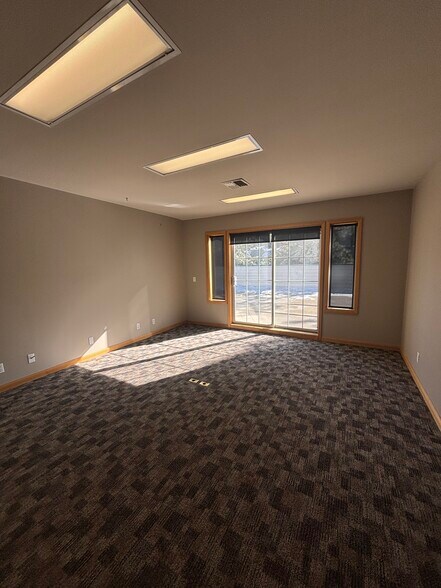 More Photos Of 306 Laurel Mountain Rd, Mammoth Lakes Office For Lease