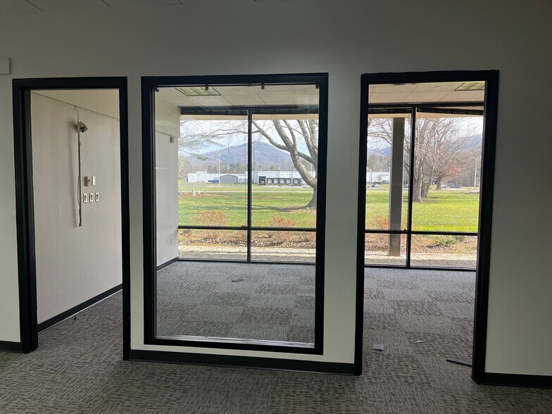 More Photos Of 145 Cane Creek Industrial Park Rd, Fletcher Warehouse For Lease