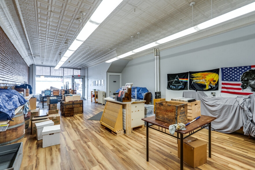 More Photos Of 121-127 E Main St, Ravenna Storefront Retail Office For Sale