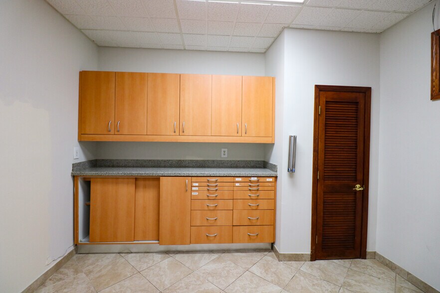 More Photos Of 3401 N Federal Hwy, Boca Raton Office For Lease