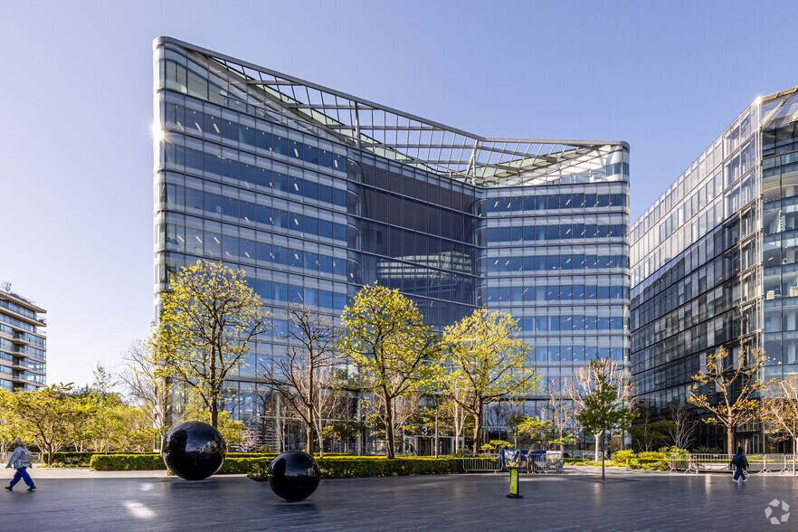 More Photos Of 3 More London Riverside, London Office For Sale