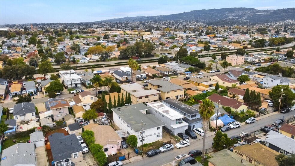 More Photos Of 1035 76th Ave, Oakland Apartments For Sale