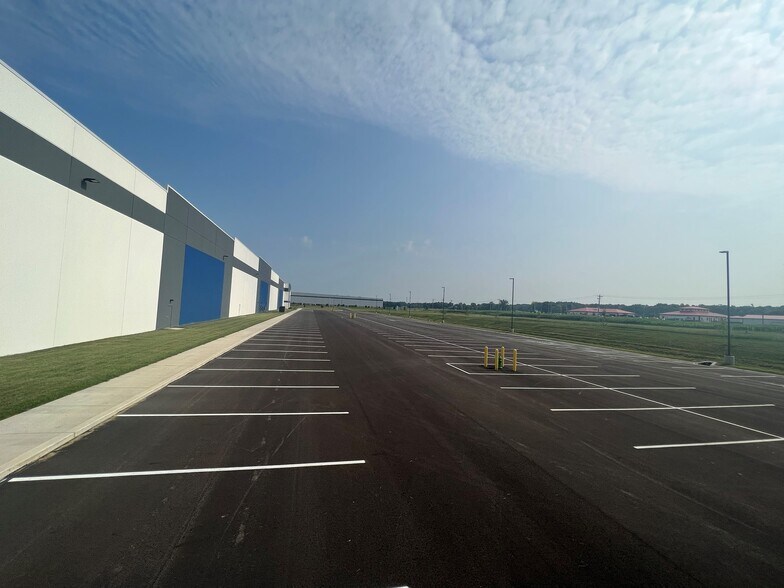 More Photos Of 283 Cardinal Dr, Marengo Unknown For Lease