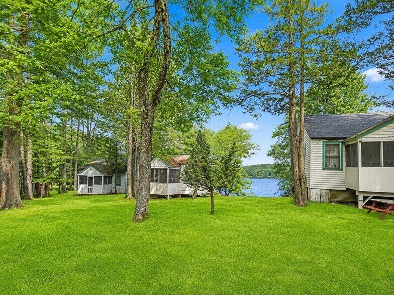 More Photos Of 94-100 Dingle Daisy Rd, Monticello Hotel For Sale