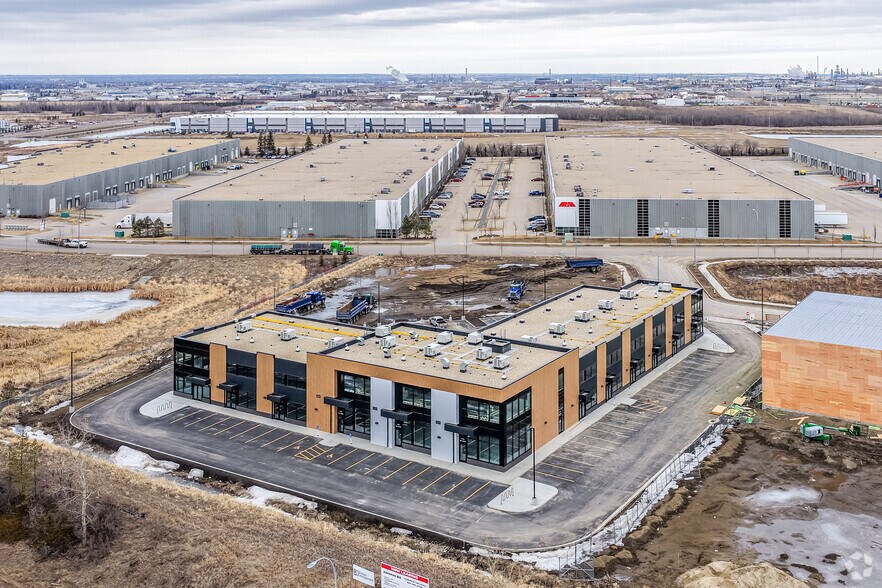 More Photos Of 2943 50 Av NW, Edmonton Storefront For Sale